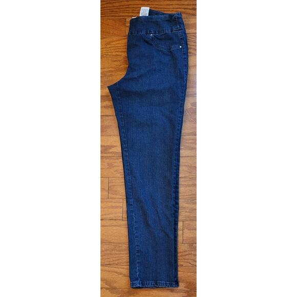 Ruby Red Womens Skinny Blue Jeans Size 8 Dark Wash Pull-on - Picture 7 of 10